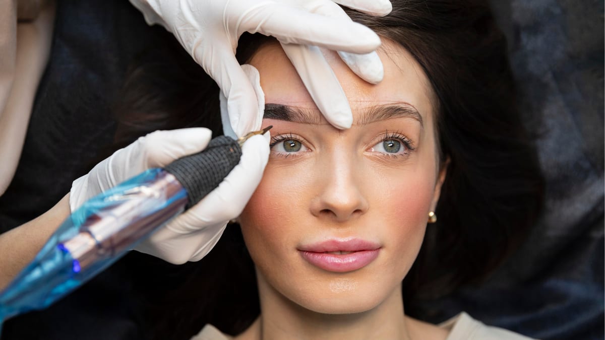 Ombre Eyebrows - Semi-Permanent Makeup*
